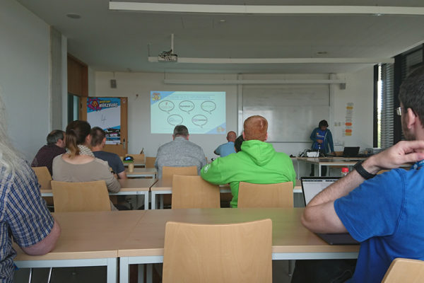 Vorlesungssaal Uni Würzburg in einer Session
